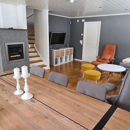 Cheerful 4-Bedroom Home With Fireplace, 1,5Km From Flam Center Aurland Exterior photo